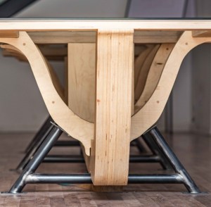 שולחן ישיבות  ברזל עץ וזכוכית